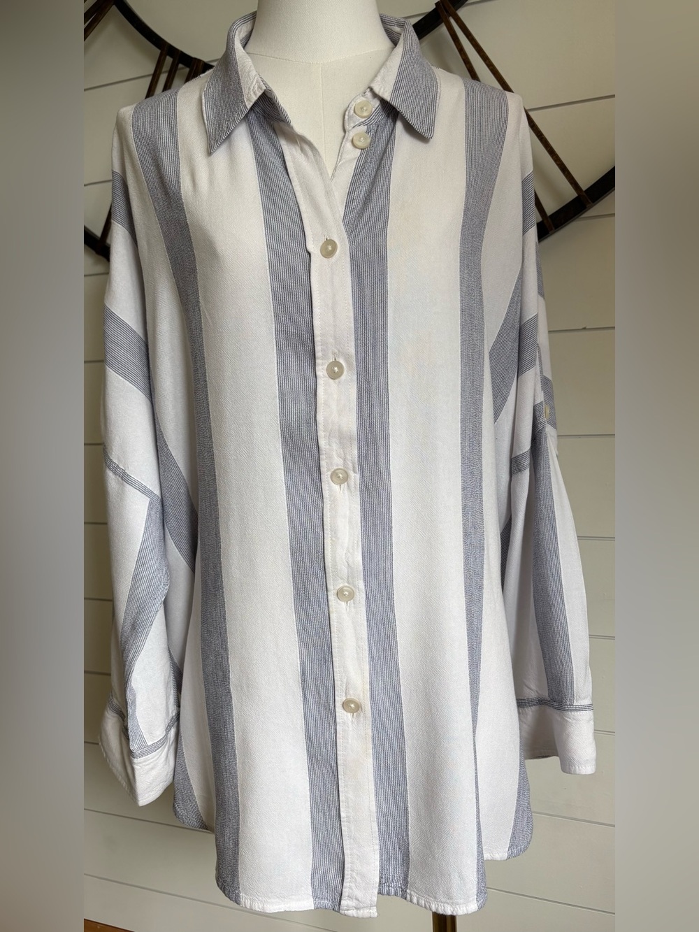 AE Oversized Striped Beach Shirt - Viscose/Linen Blend - White & Light Gray - M - Picture 7 of 13
